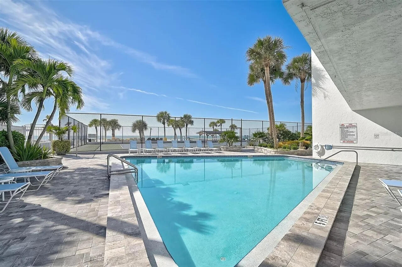House of the Sun: Pool