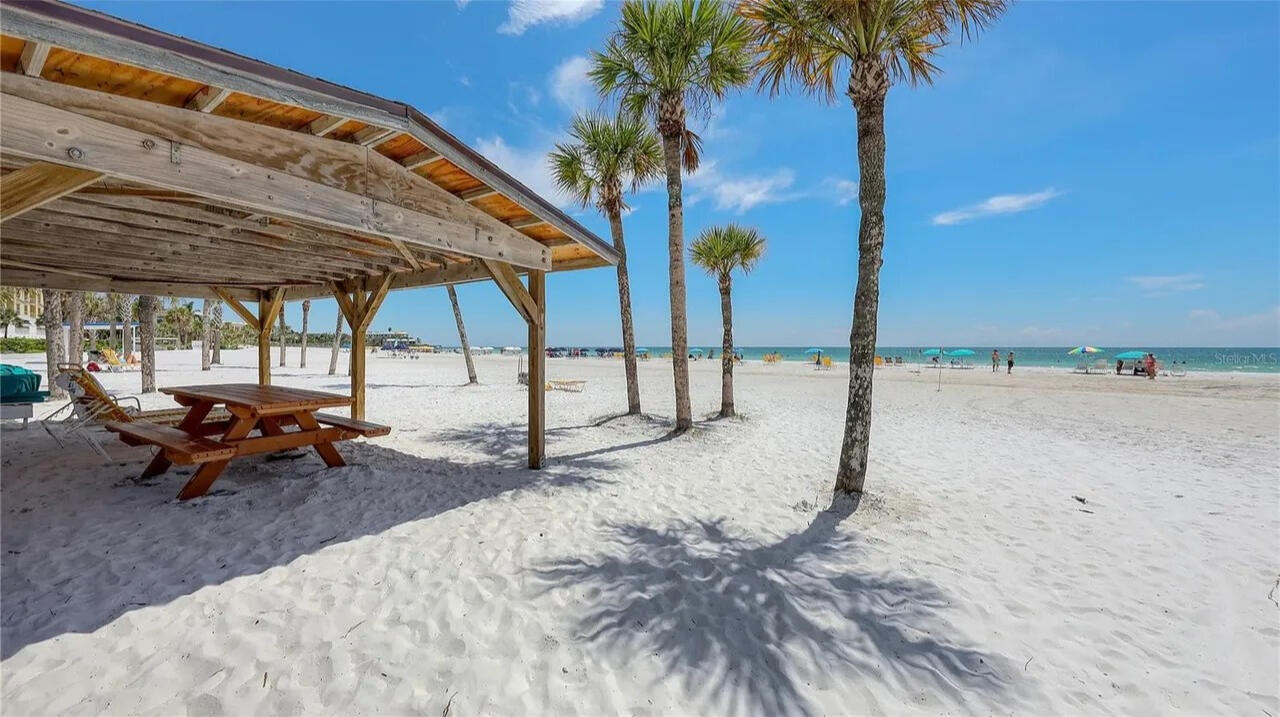 House of the Sun: Beach Hut